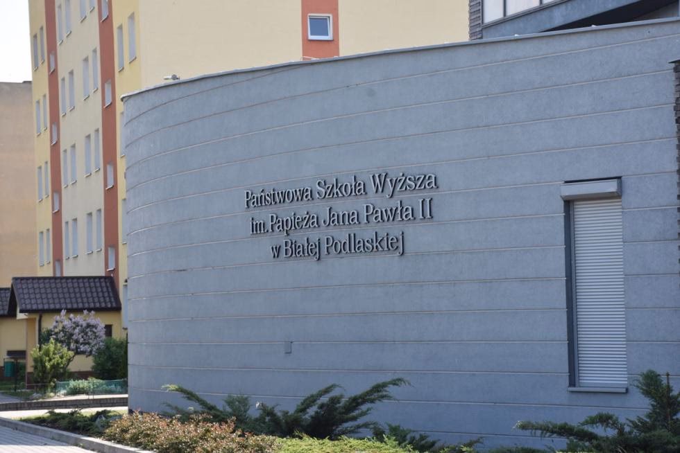 Ile jest liceum w Białej Podlaskiej?