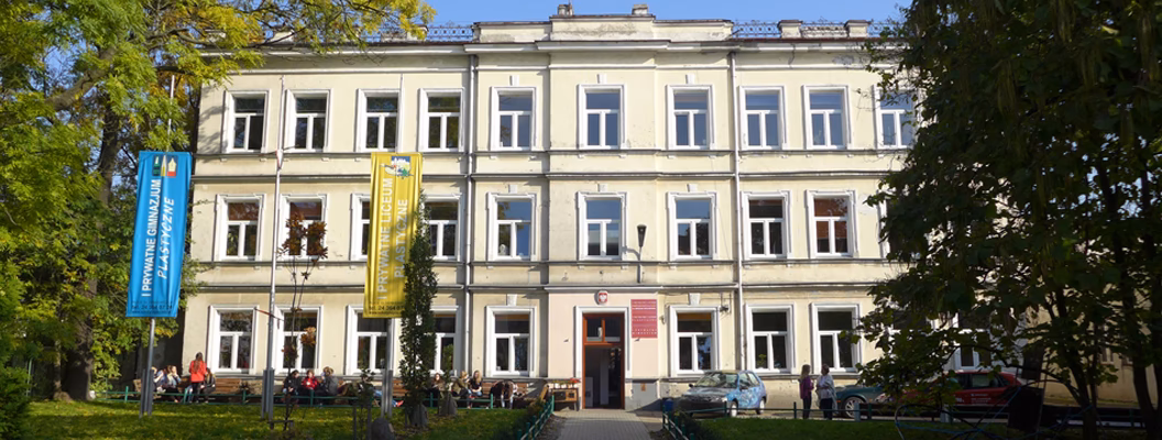 Ile szkół podstawowych jest w Płocku?