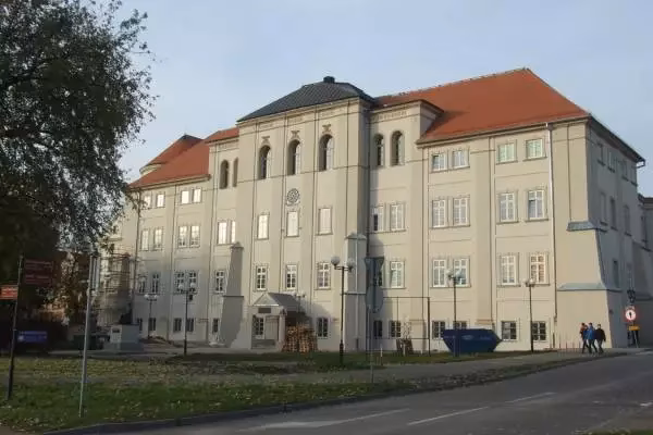 Ile punktów do Chrobrego Piotrków Trybunalski?