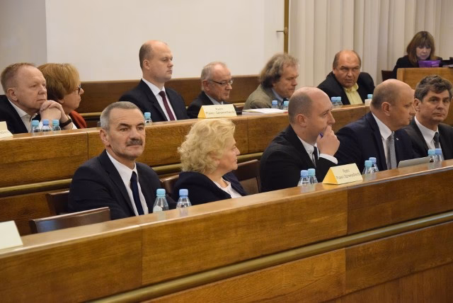 W jakich miastach jest darmowa komunikacją miejską dla uczniów?