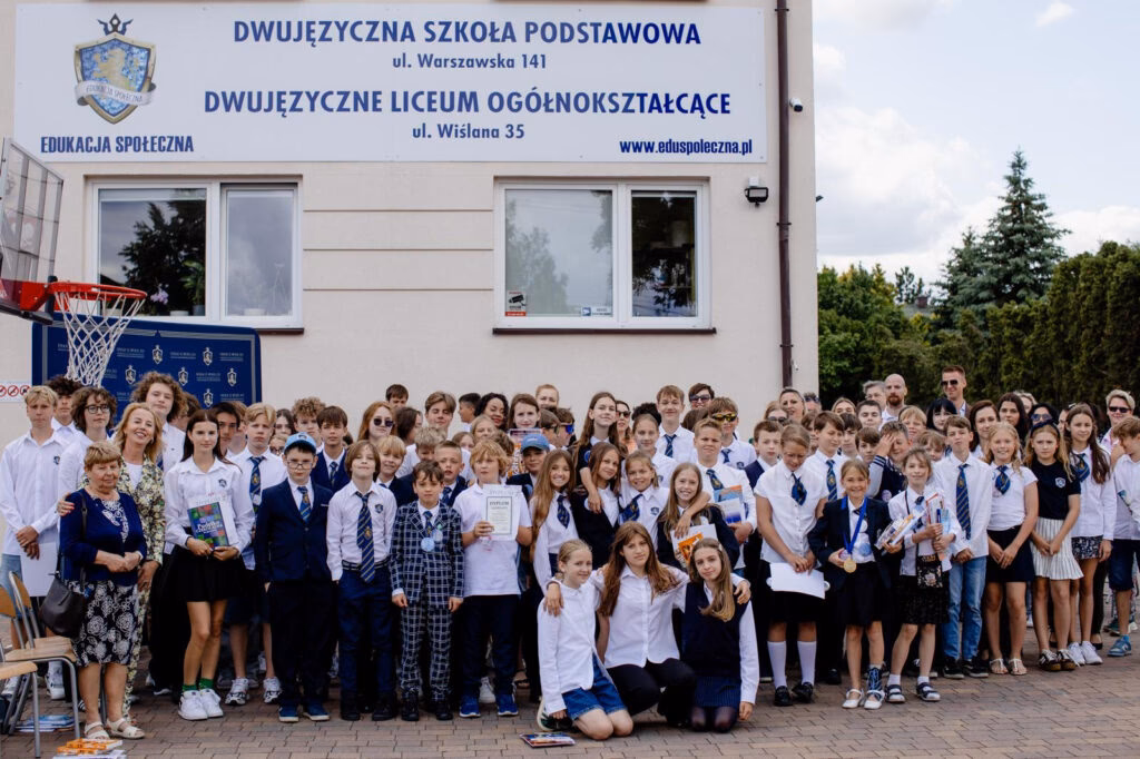 Ile punktów PKT ma Liceum Ogólnokształcące w Łomiankach?