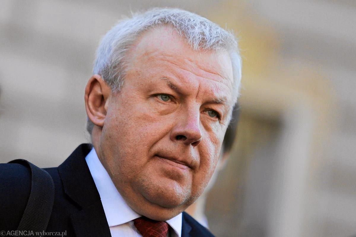 Ile zarabia dyrektor liceum w Krakowie?