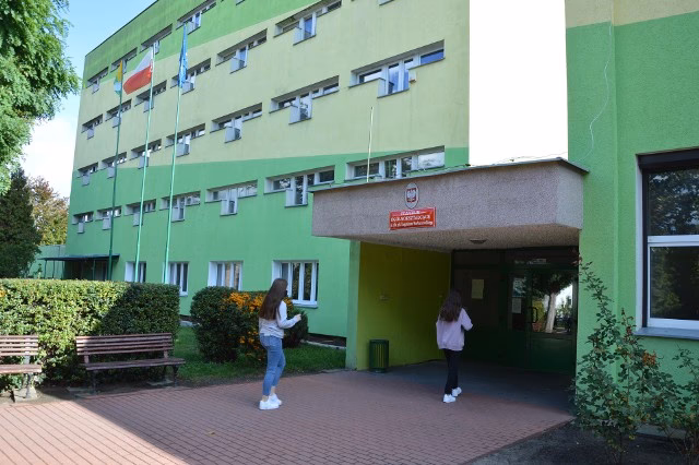 Ile punktów do liceum nr 4 w Zielonej Górze?