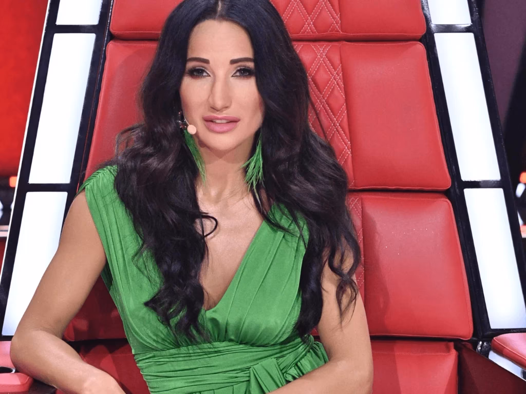 Jaki tytuł naukowy ma Justyna Steczkowska?