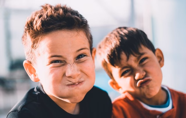 Jakie są przykłady konfliktów wśród nastolatków?