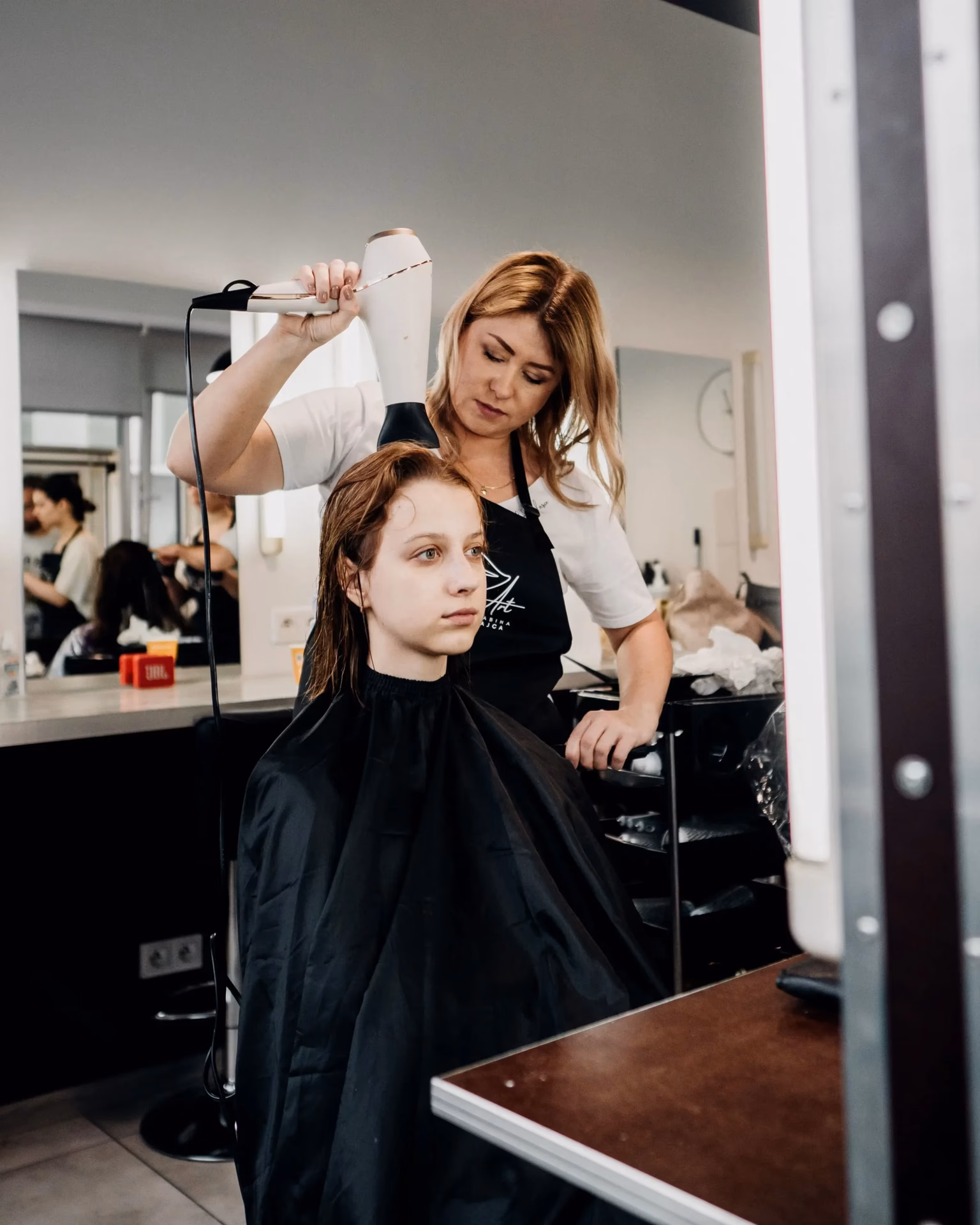 Ile trwa kurs fryzjerski dla początkujących?