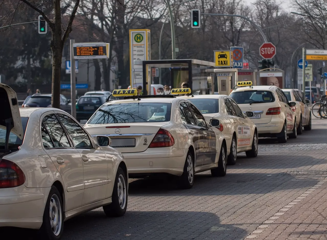 Ile kosztuje taksówka na km?