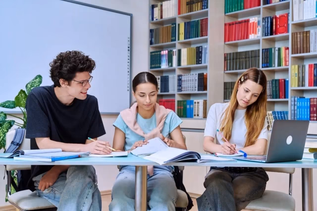 Jak zdobyć wykształcenie średnie bez matury?