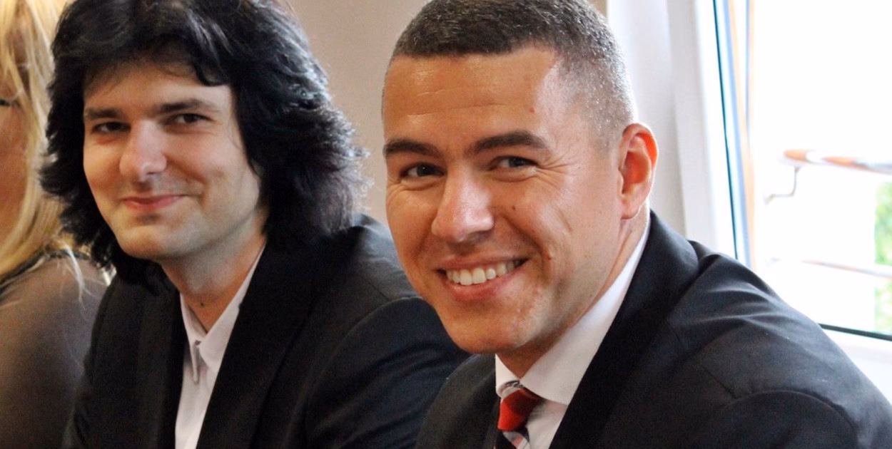 Kto jest właścicielem szkół Cosinus?