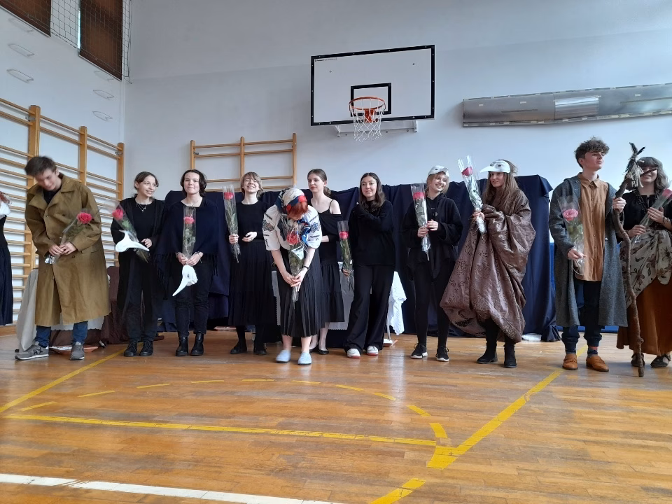 Co oznacza 44 w Dziadach?