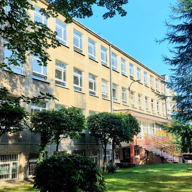 Czy ekonom to liceum?