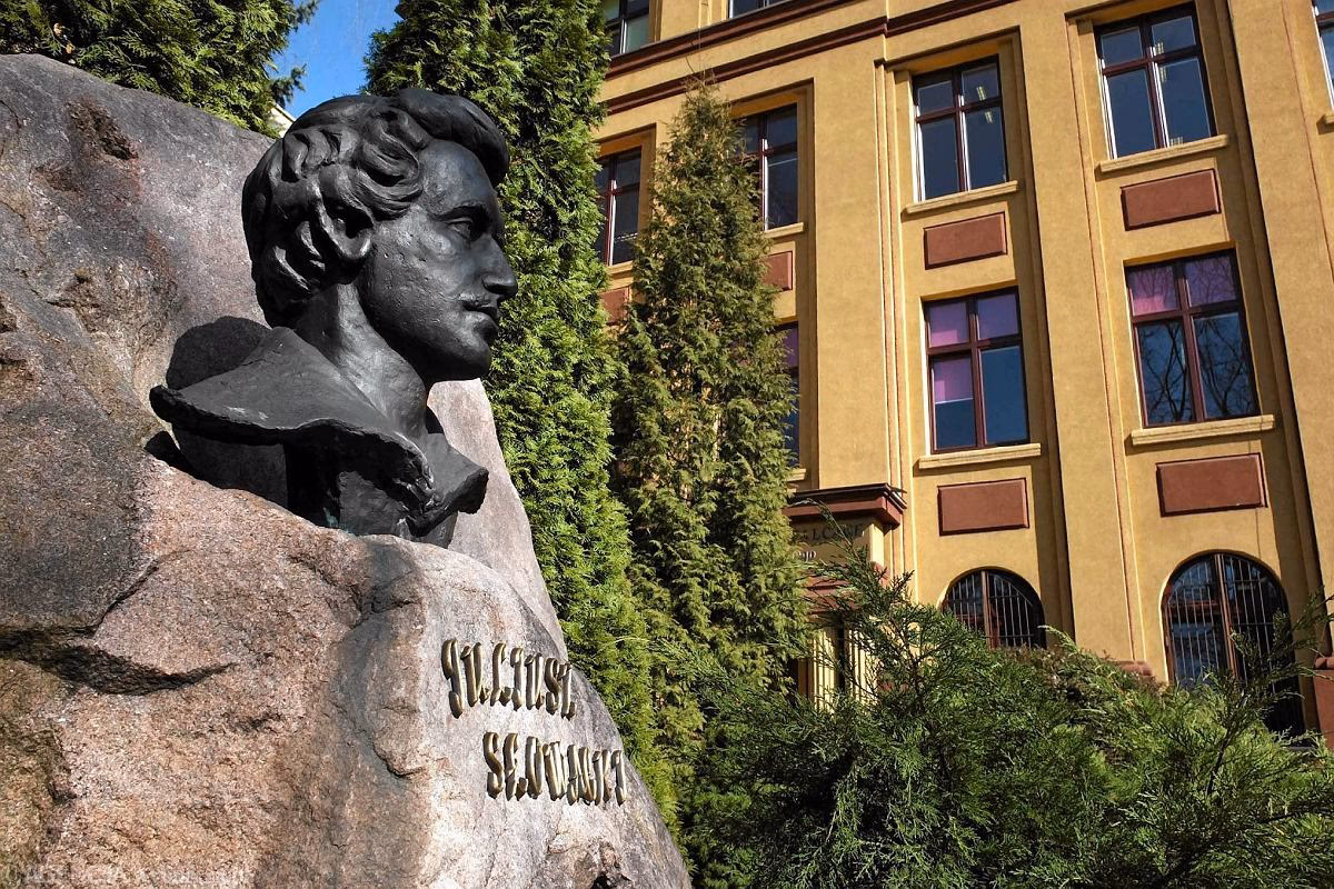 Jaka jest najstarsza szkoła w Częstochowie?