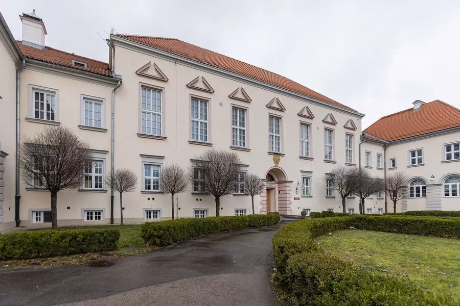 Jak dostać się do Batorego w Warszawie?