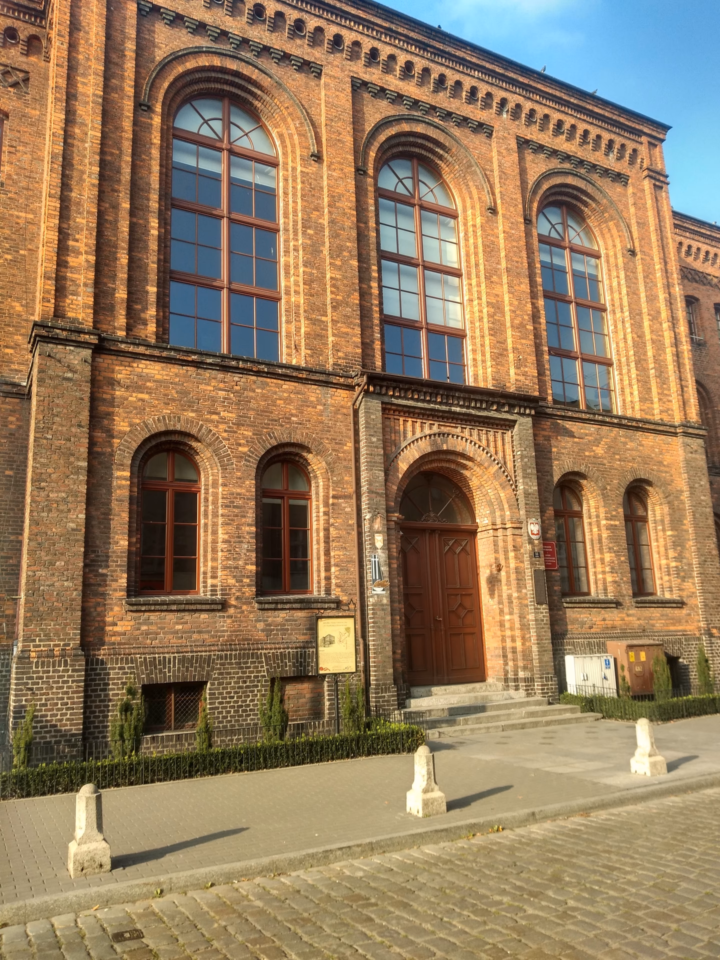 Ile osób mieszka w Książu Wielkopolskim?