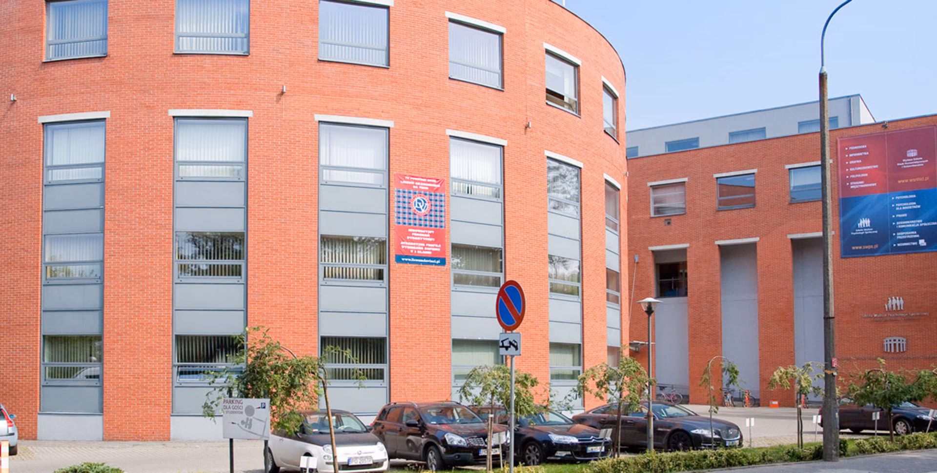 Czy liceum Da Vinci jest płatne?