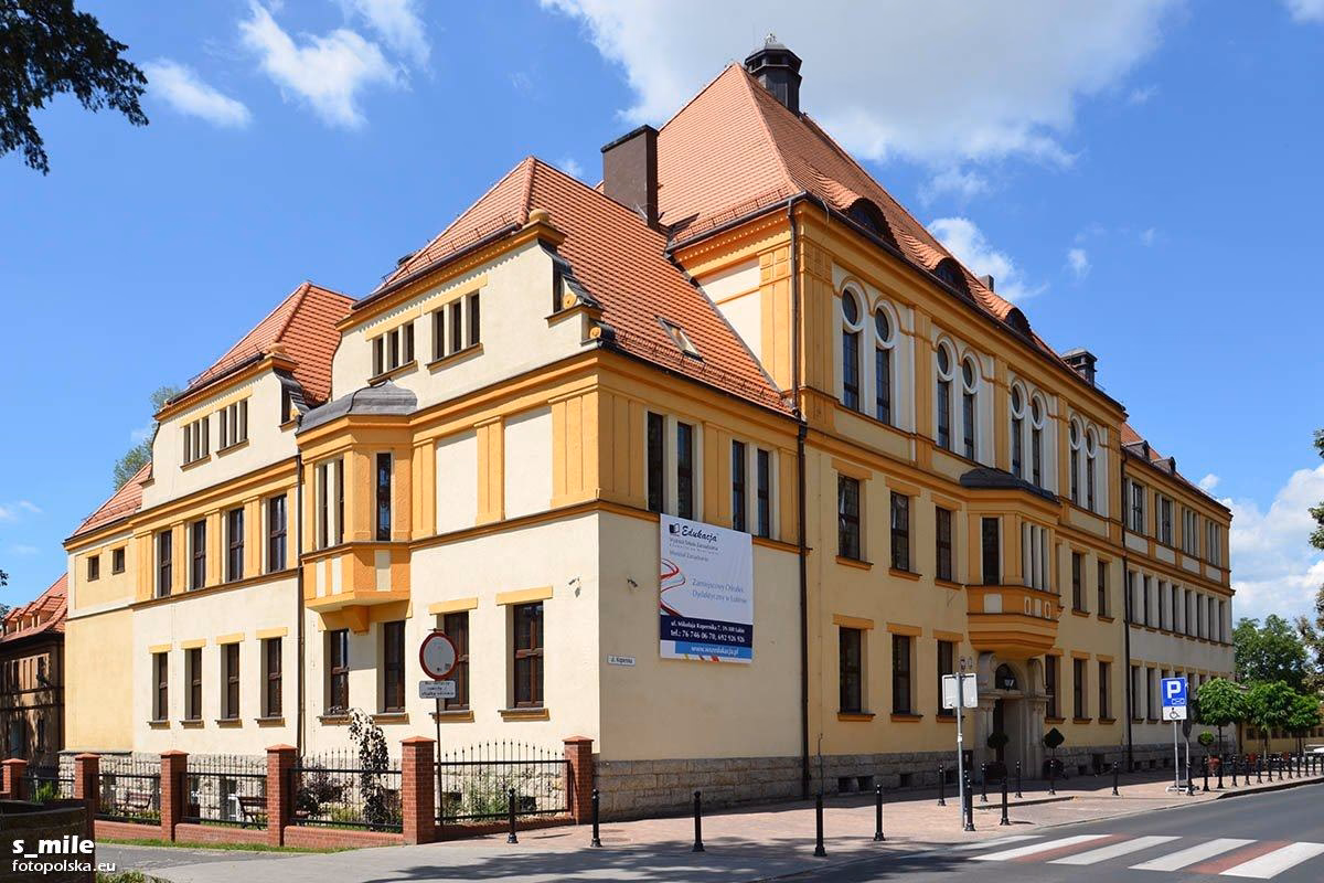 Jak się mówi w Lubinie czy w Lubiniu?