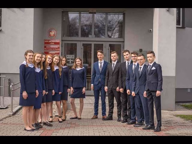 Czy szkoła Urszulanek jest prywatna?