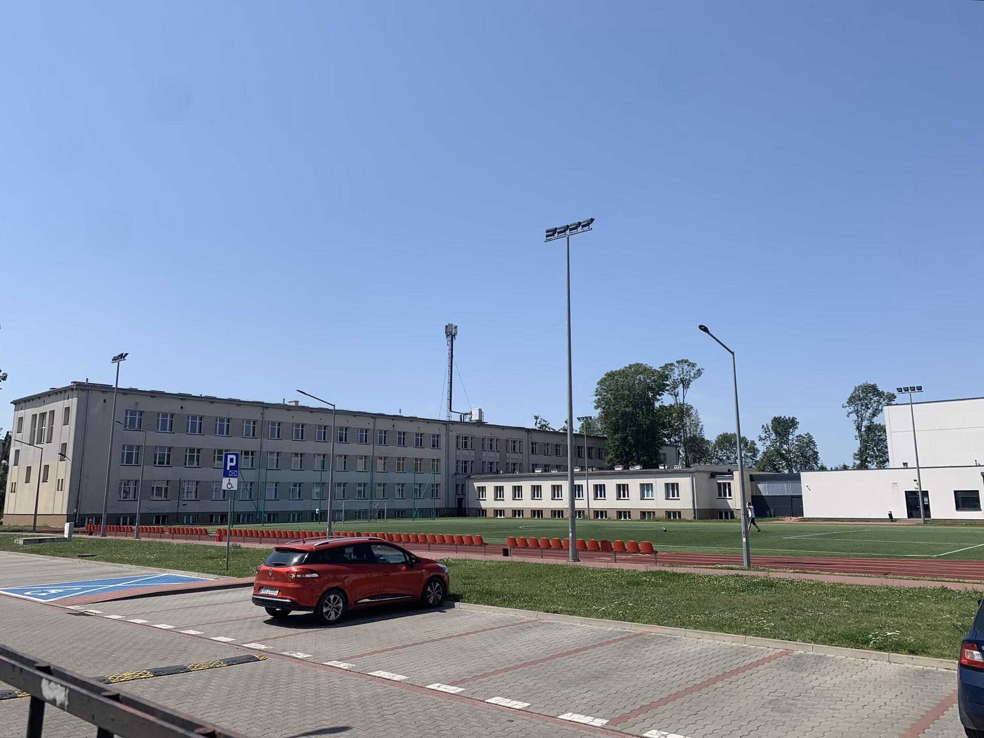 Ile punktów do Pileckiego Warszawa?