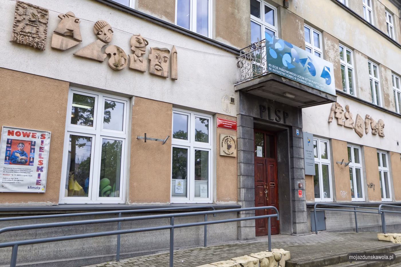 Ile jest szkół w Zduńskiej Woli?