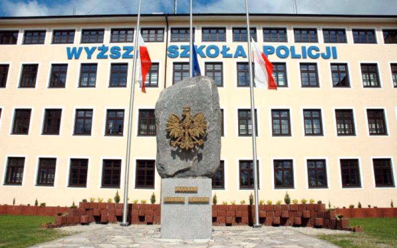 Jak dostać się do szkoły Policji w Szczytnie?