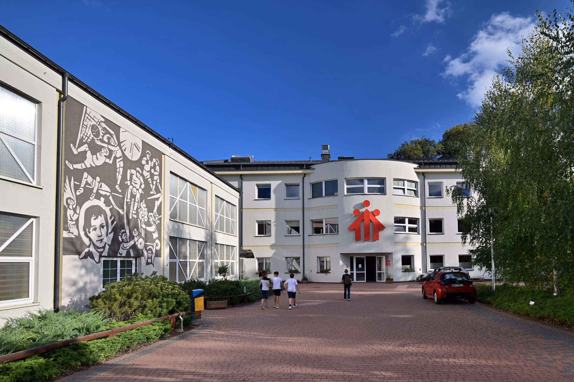 Co oznacza szkoła salezjańska?