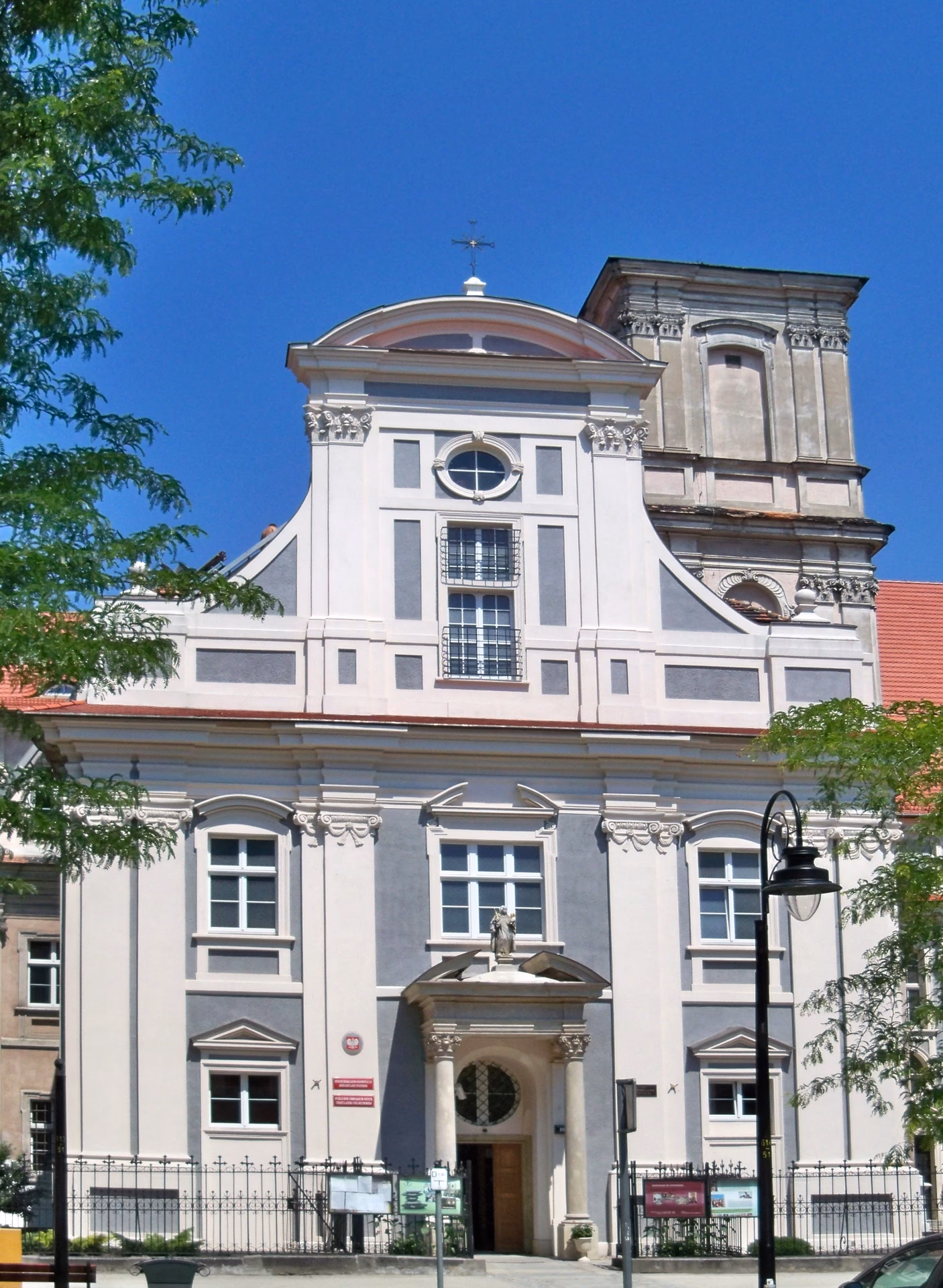 Czy Urszulanki to szkoła prywatna?