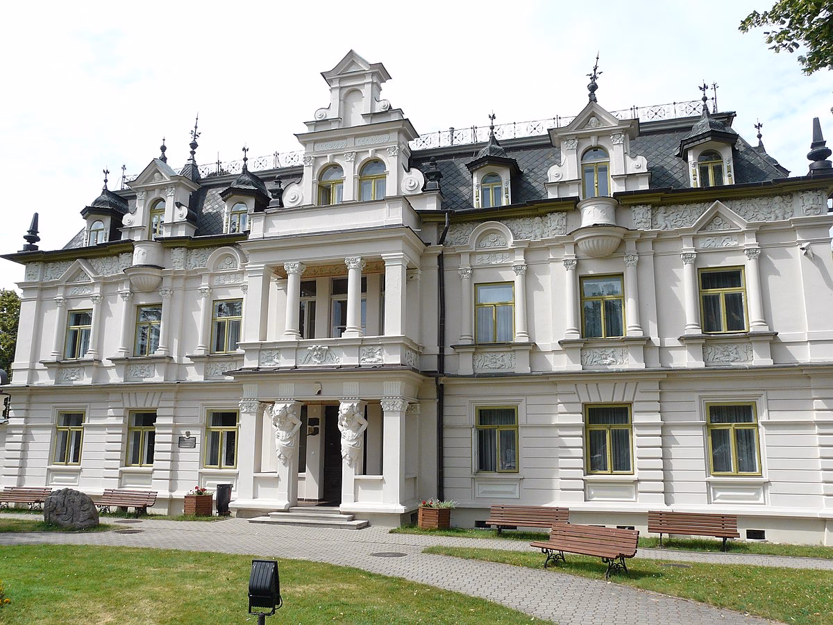 Jakie jest wykształcenie po liceum plastycznym?