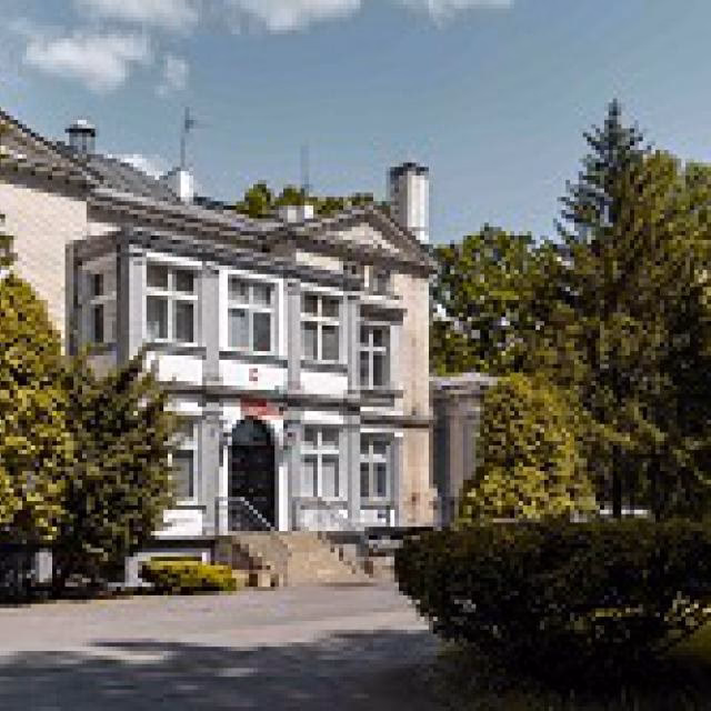 Co się stało w szkole w Markach?