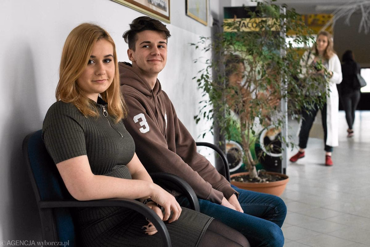 Gdzie zgłosić, że dziecko chodzi do szkoły za granicą?