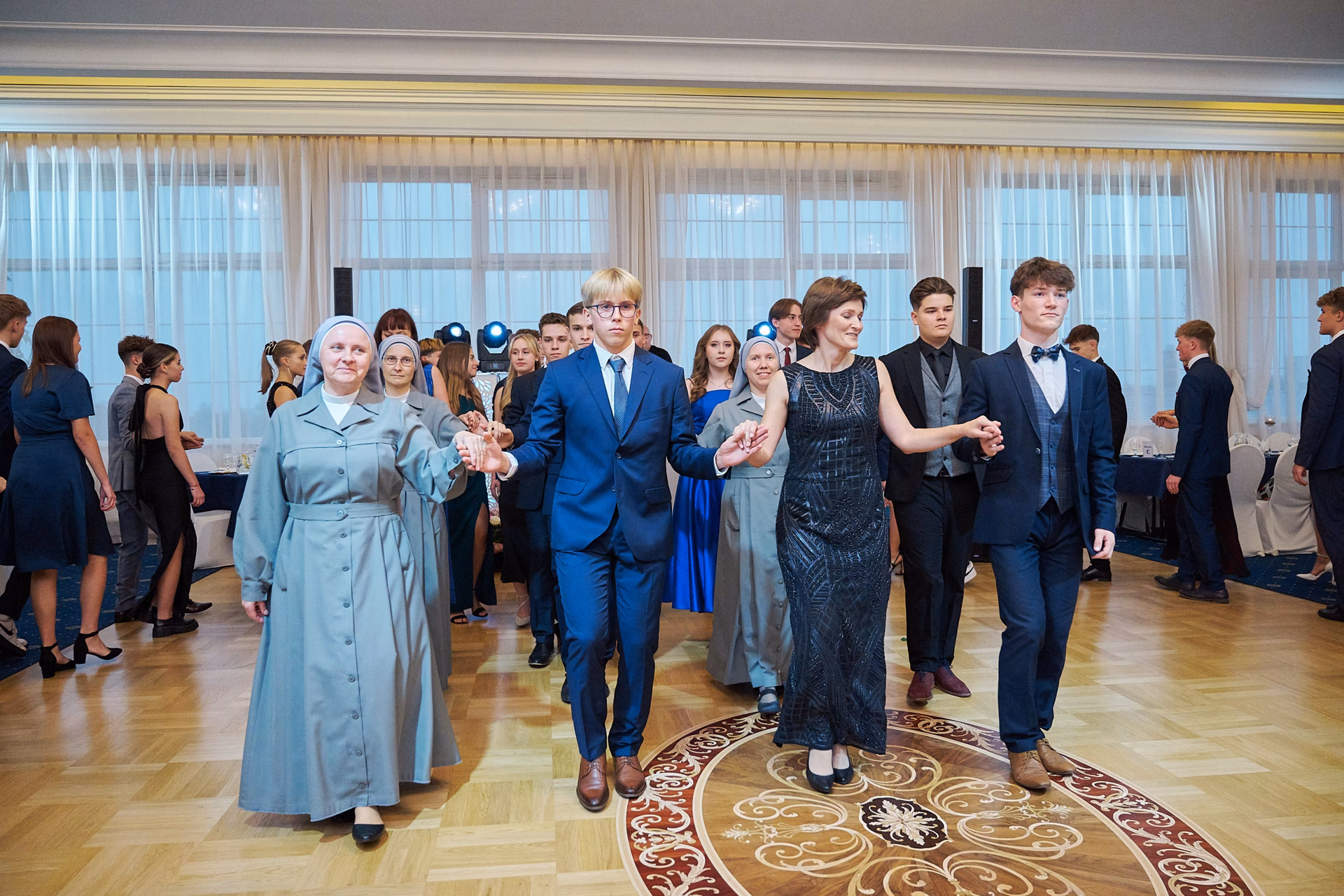 Co się robi na półmetku?