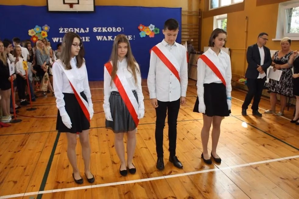 Co to jest strój galowy?