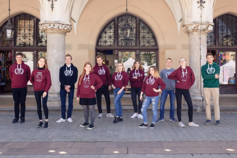 Ile kosztuje czesne w prywatnym liceum w Krakowie?