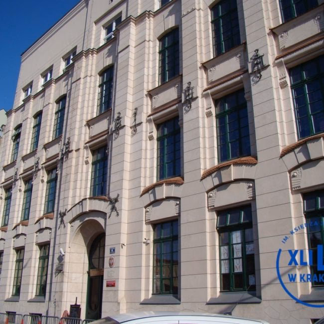 Jakie są progi punktowe w XLI LO im. Joachima Lelewela w Warszawie?
