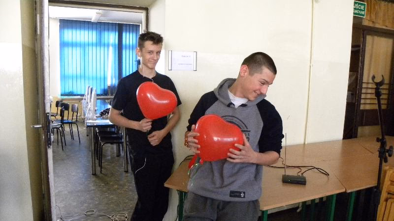 Jaki jest temat walentynkowy dla uczniów?